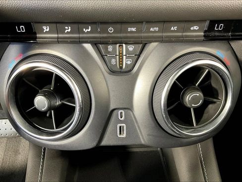 Used 2023 Chevrolet Blazer LT image 32