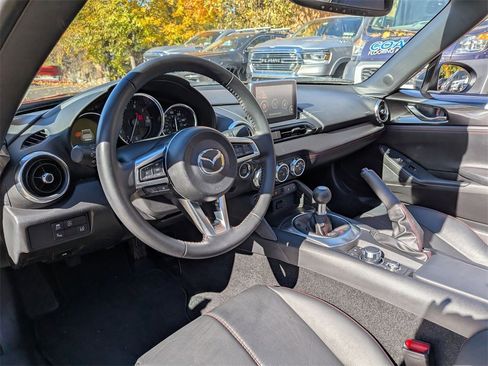 Used 2017 MAZDA MX-5 Miata RF Grand Touring image 15
