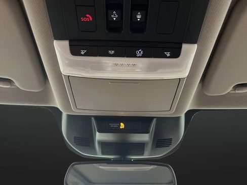 Used 2022 Nissan Rogue Platinum w/ Head-Up Display Package image 29