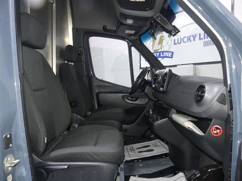Used 2019 Mercedes-Benz Sprinter 144 image 19