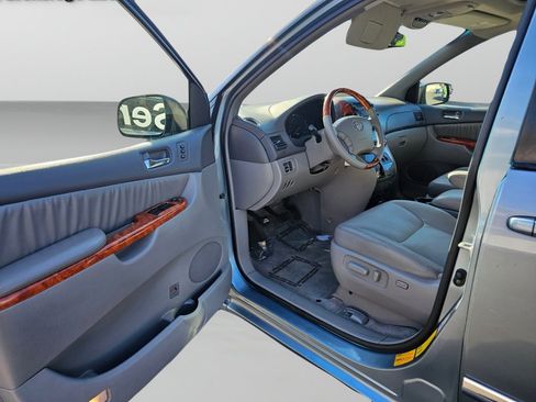 Used 2007 Toyota Sienna XLE Limited image 18