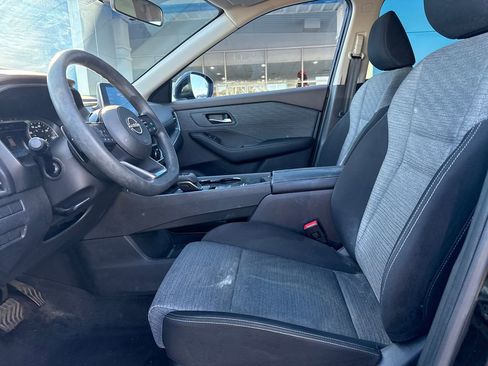 Used 2023 Nissan Rogue SV image 11