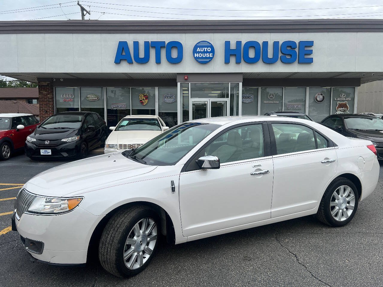 Used 2010 Lincoln MKZ FWD image 7