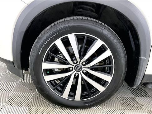 Used 2023 Nissan Pathfinder Platinum w/ Lighting Package (N93) FWD image 7