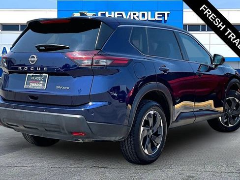 Used 2024 Nissan Rogue SV AWD/4WD image 19