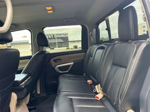 Used 2017 Nissan Titan SV AWD/4WD image 38