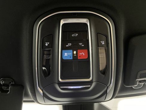 Used 2024 Jeep Grand Cherokee Limited image 46