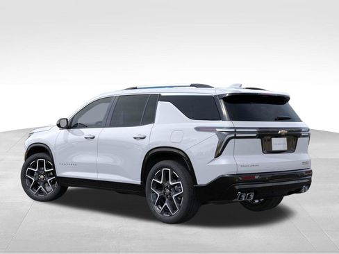 New 2026 Chevrolet Traverse High Country FWD image 3