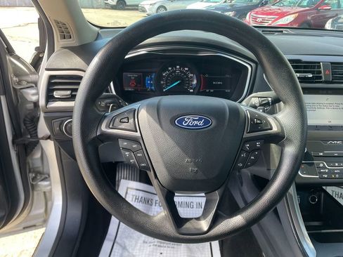 Used 2019 Ford Fusion SE image 15