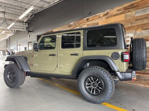 New 2026 Jeep Wrangler Unlimited Rubicon w/ Xtreme 35 Tire Package AWD/4WD image 22