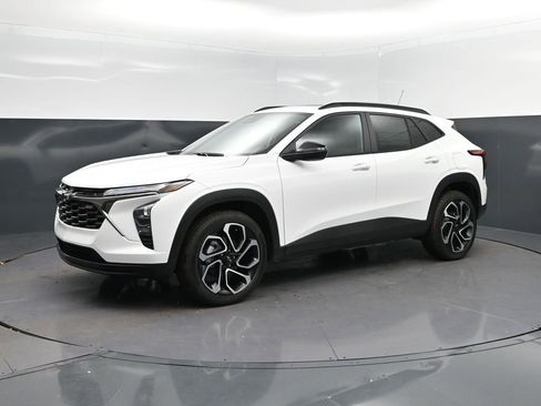 New 2026 Chevrolet Trax RS FWD image 3