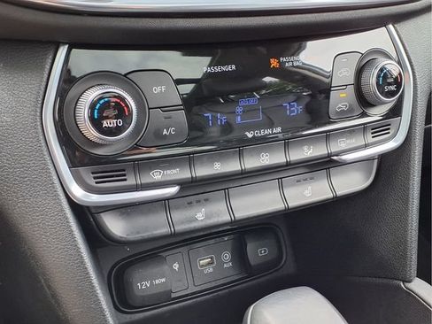 Used 2020 Hyundai Santa Fe SEL FWD image 10