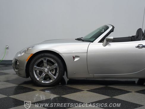 Used 2007 Pontiac Solstice GXP w/ Premium Package RWD image 23