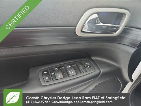 Certified 2021 Jeep Grand Cherokee Laredo X image 21