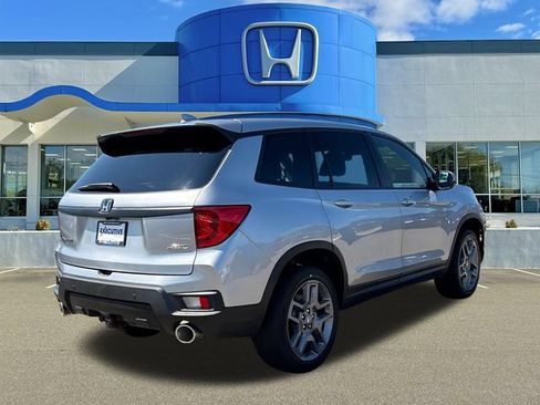 Used 2023 Honda Passport EX-L image 2