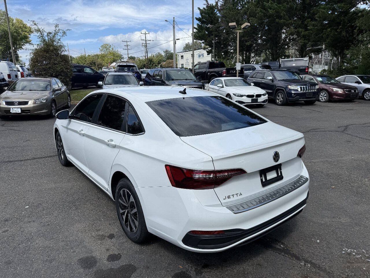 Used 2024 Volkswagen Jetta S FWD image 5