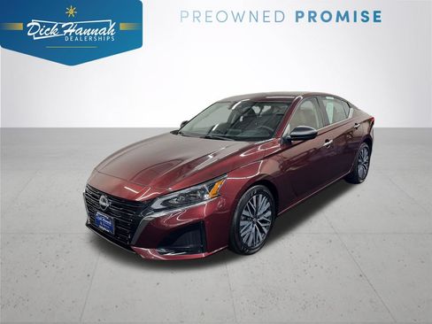Used 2024 Nissan Altima 2.5 SV FWD image 1