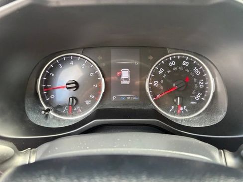 Used 2020 Toyota RAV4 LE FWD image 14
