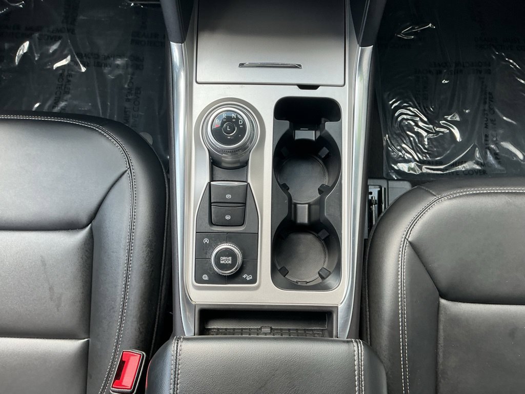 Used 2024 Ford Explorer XLT w/ Equipment Group 202A AWD/4WD image 15