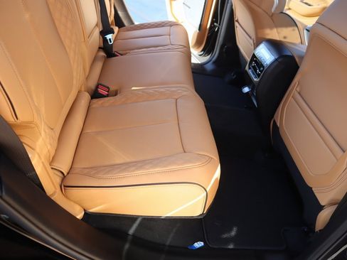 New 2025 Jeep Grand Cherokee Summit image 15