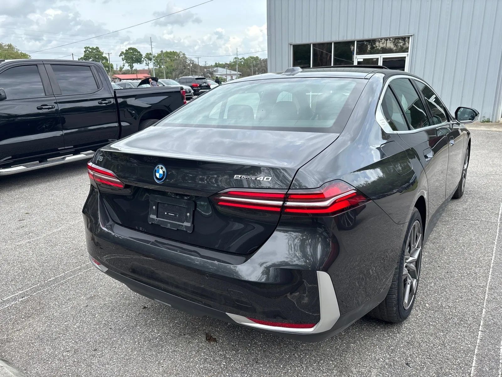Used 2024 BMW i5 eDrive40i RWD image 9