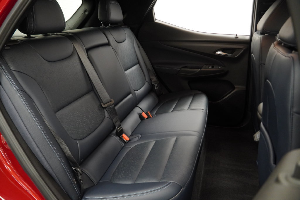 Used 2023 Chevrolet Bolt EUV Premier FWD image 36