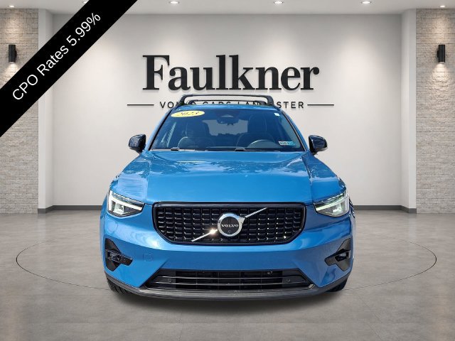 Certified 2023 Volvo XC40 B5 Plus w/ Driver Assist Package AWD/4WD image 2