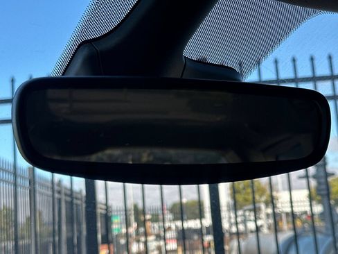 Used 2023 Chrysler Pacifica Touring-L FWD image 24