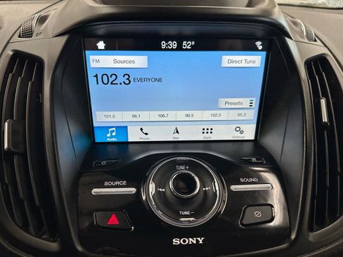 Used 2019 Ford Escape Titanium image 11