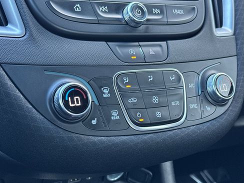 Used 2022 Chevrolet Malibu LT image 22