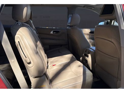 Used 2015 Nissan Pathfinder Platinum w/ Family Entertainment Package image 17