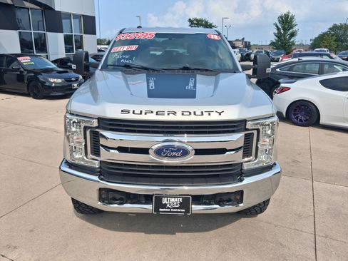 Used 2018 Ford F250 XLT AWD/4WD image 2