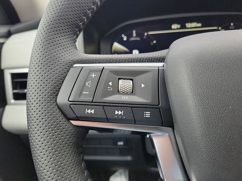 New 2025 Mitsubishi Outlander Platinum Edition image 18