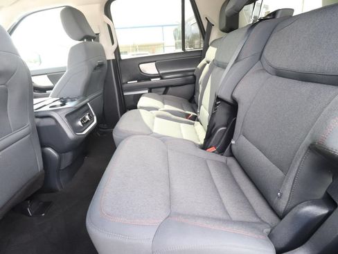 Used 2025 Ford Expedition Active RWD image 4