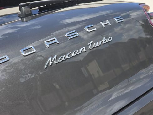 Used 2016 Porsche Macan Turbo image 39