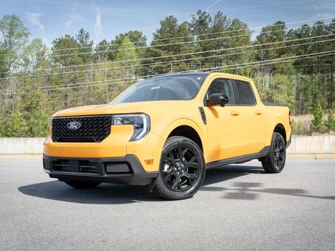 New 2026 Ford Maverick Lariat w/ Black Appearance Package AWD/4WD image 1