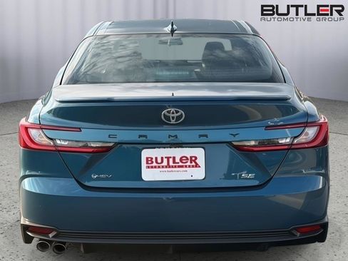 New 2026 Toyota Camry SE FWD image 5