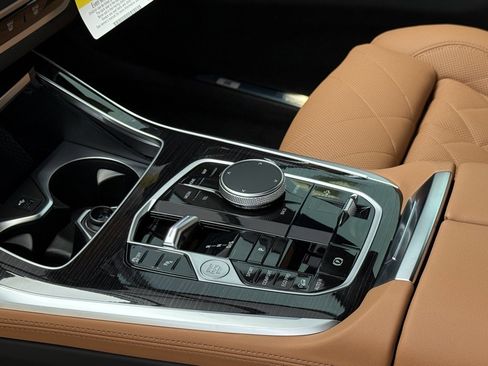 Used 2026 BMW X7 xDrive40i w/ M Sport Package image 12