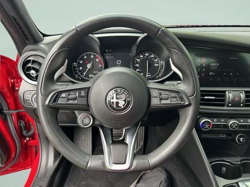 Used 2023 Alfa Romeo Giulia Veloce RWD image 33
