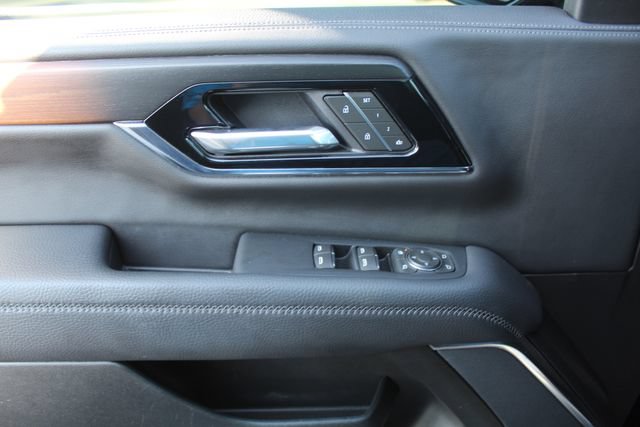 Used 2025 GMC Yukon Denali w/ Denali Reserve Package AWD/4WD image 40