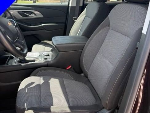 Used 2021 Chevrolet Traverse LT FWD image 12