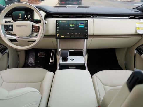 Used 2026 Land Rover Range Rover SE AWD/4WD image 8