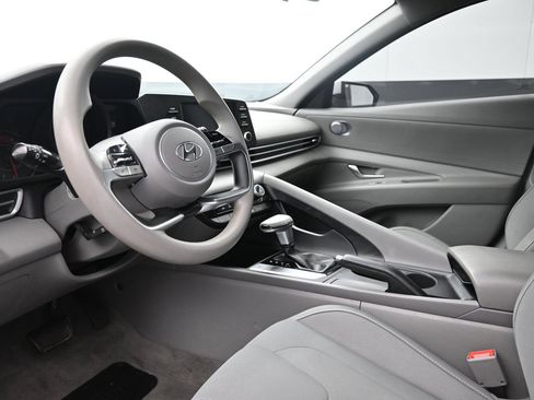 Certified 2021 Hyundai Elantra SEL FWD image 10