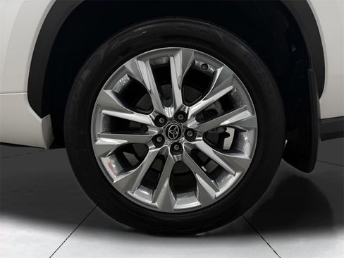 Used 2020 Toyota Highlander Limited image 23