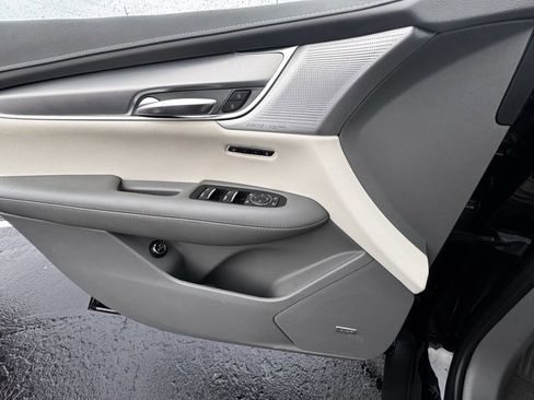 Used 2023 Cadillac XT5 Premium Luxury image 13