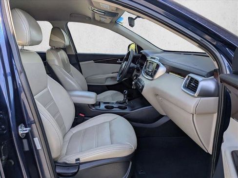 Used 2018 Kia Sorento FWD V6 image 26