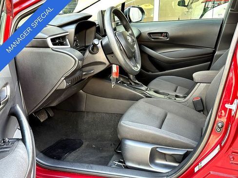 Used 2025 Toyota Corolla LE FWD image 10