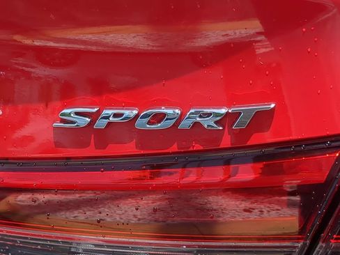 Used 2022 Honda Civic Sport image 10