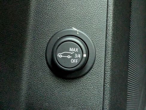 Used 2023 Chevrolet Equinox RS FWD image 31