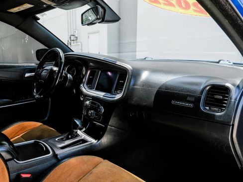 Used 2022 Dodge Charger R/T w/ Plus Group RWD image 21